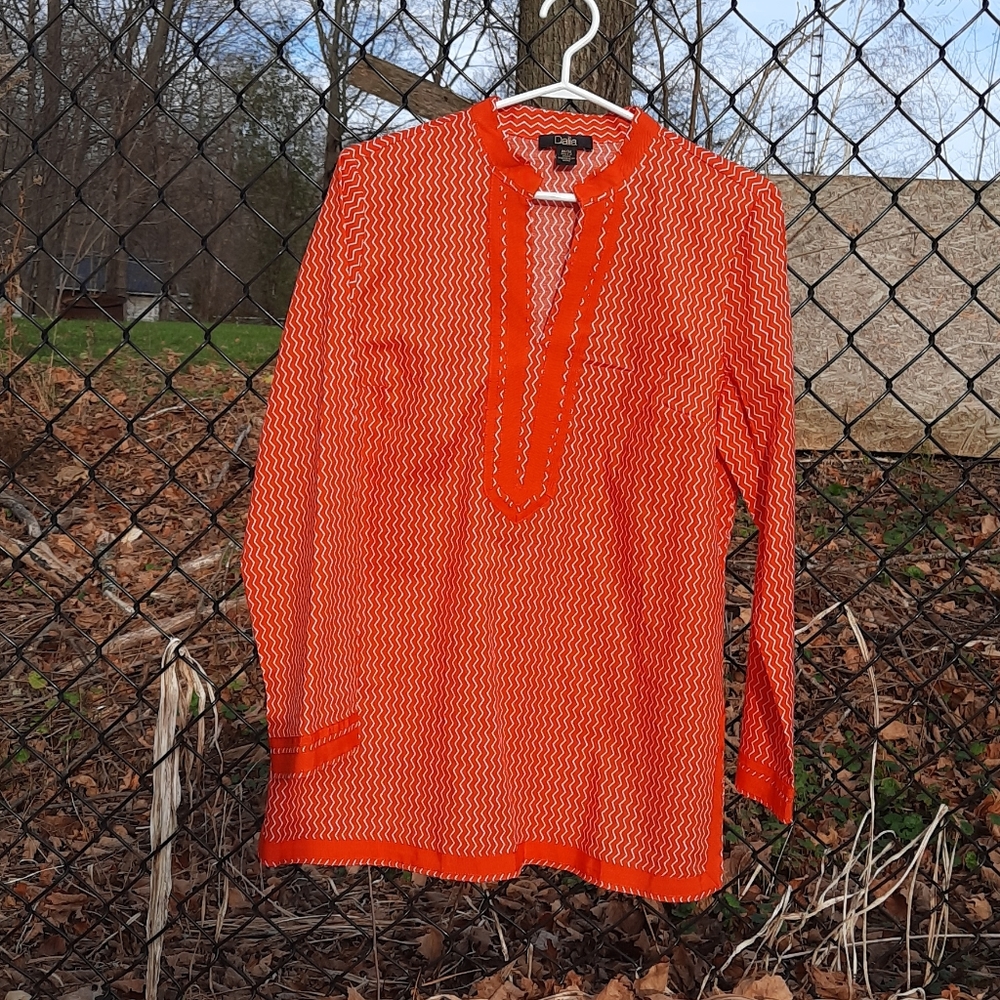 Delia Woman's Tunic Top Long Sleeves Size M NWOT